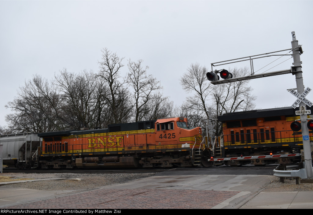 BNSF 4425